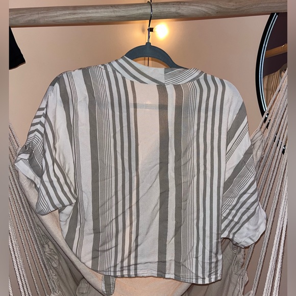 Cropped button up shirt - Picture 1 of 2